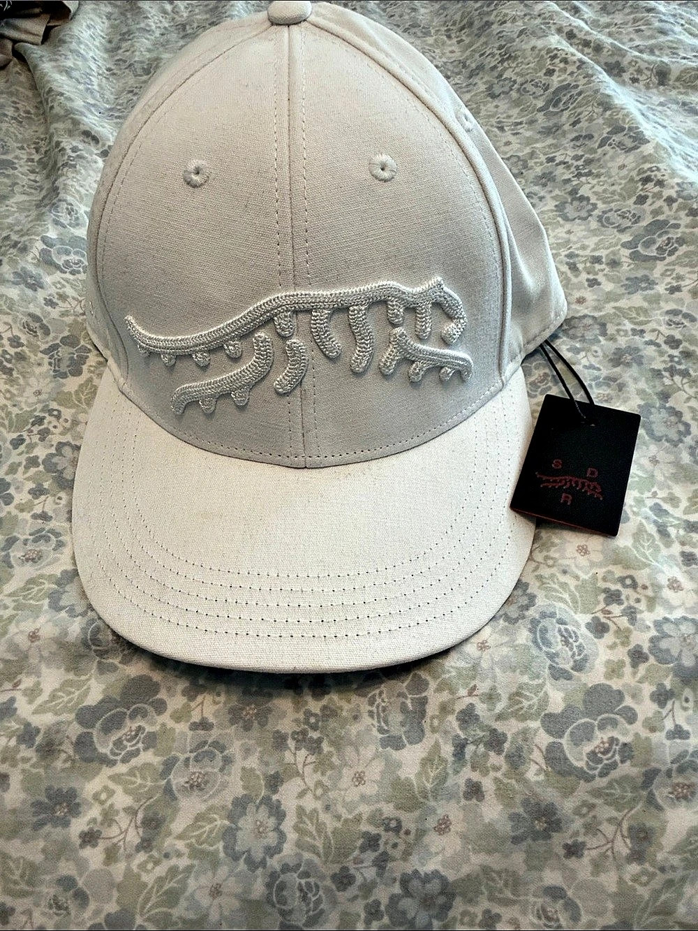 Sunday Red Jupiter Mid White & Black XS NWT